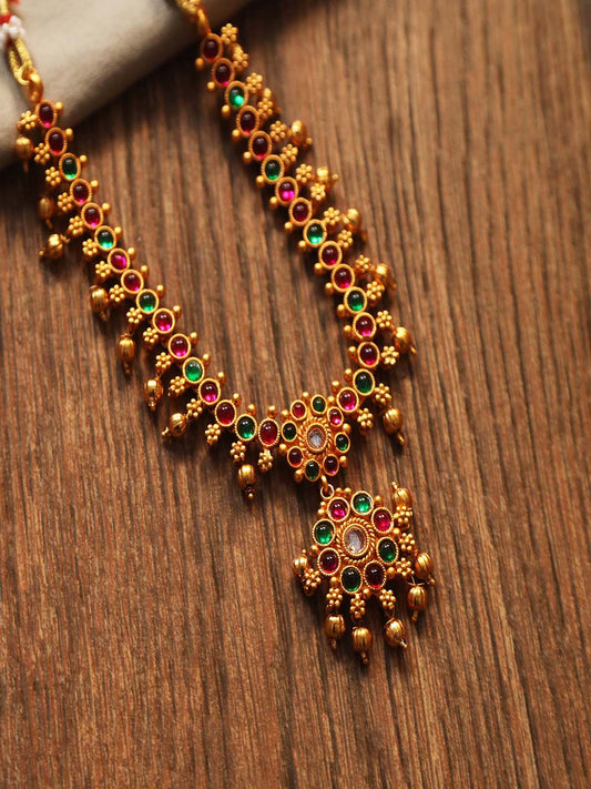 Multicolor Kemp Sleek Flower Necklace Set With Studs