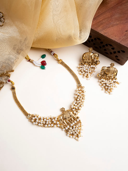 Unique White Hydra Beads Gaj Necklace Set