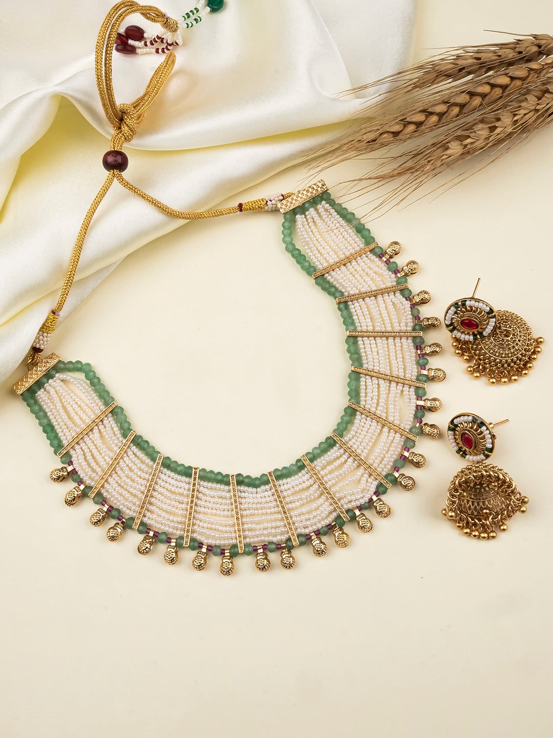 Minimalist white-olive pearl Rajwadi necklace